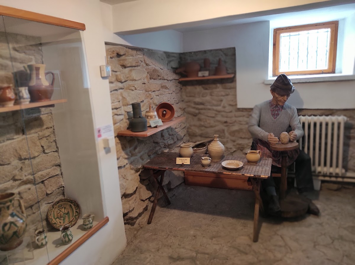 El Museo de la Vid y el Vino en Hârlău - foto 2