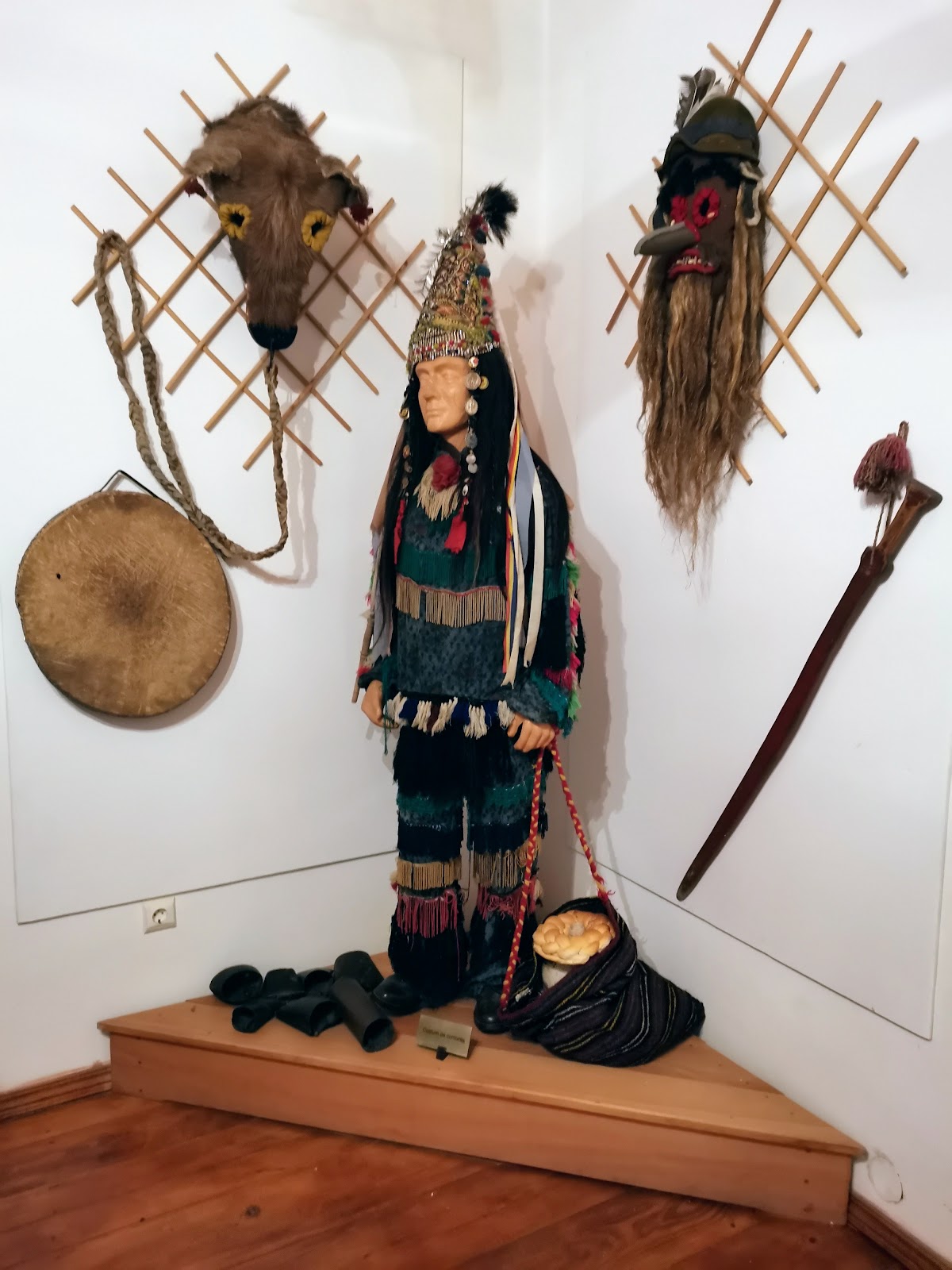 El Museo de la Vid y el Vino en Hârlău - foto 3