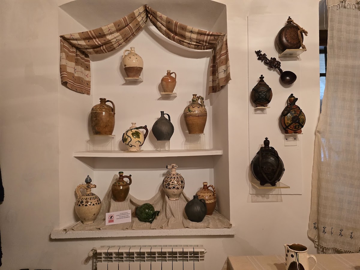 El Museo de la Vid y el Vino en Hârlău - foto 4