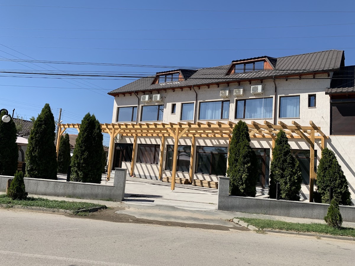 NIKO'S HOUSE, Greci