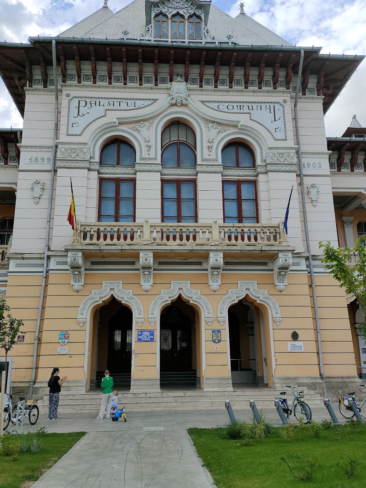 Oriental Bar & Lounge Buzău - foto 3