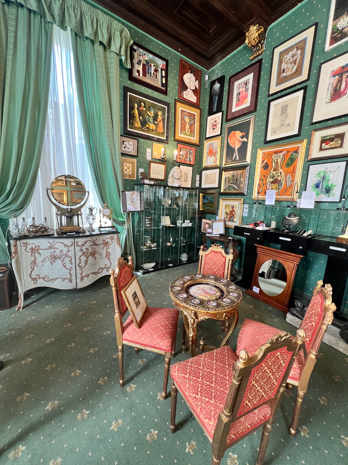 Palatul Cesianu-Racoviță - foto 4