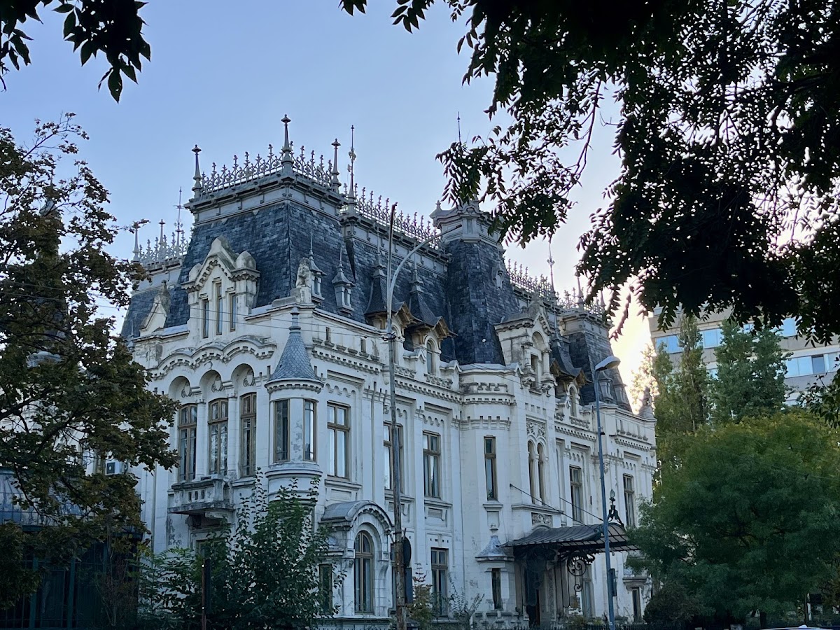 Palatul "Crețulescu" - foto 1