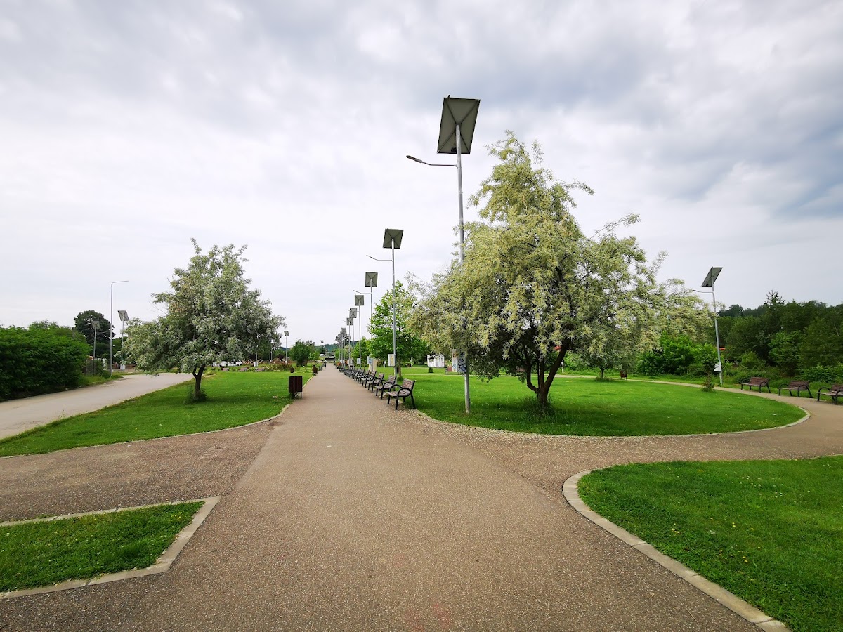 Parc "Blocul Turn" - foto 1