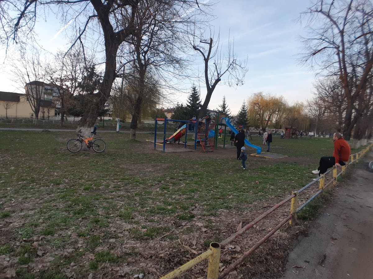 游乐场公园 "Podeț" - foto 3