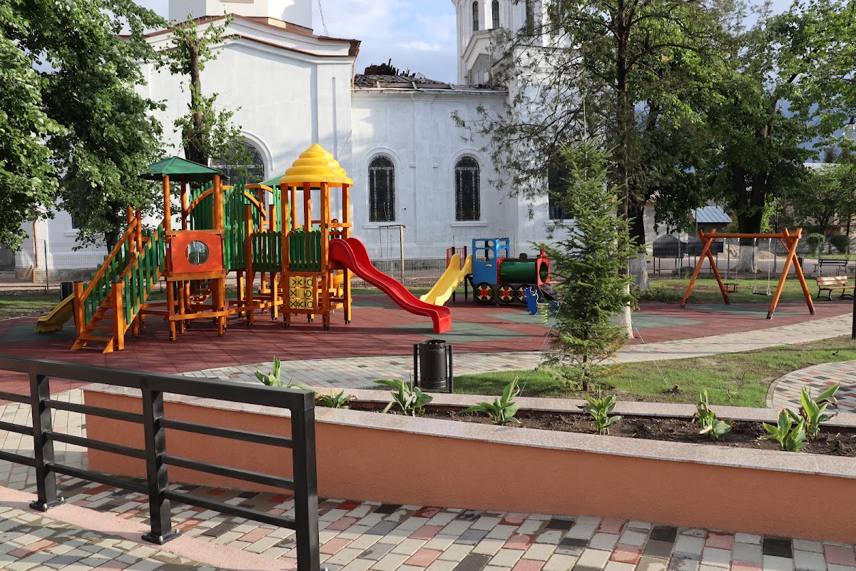 Parcul central Urlaţi - foto 2