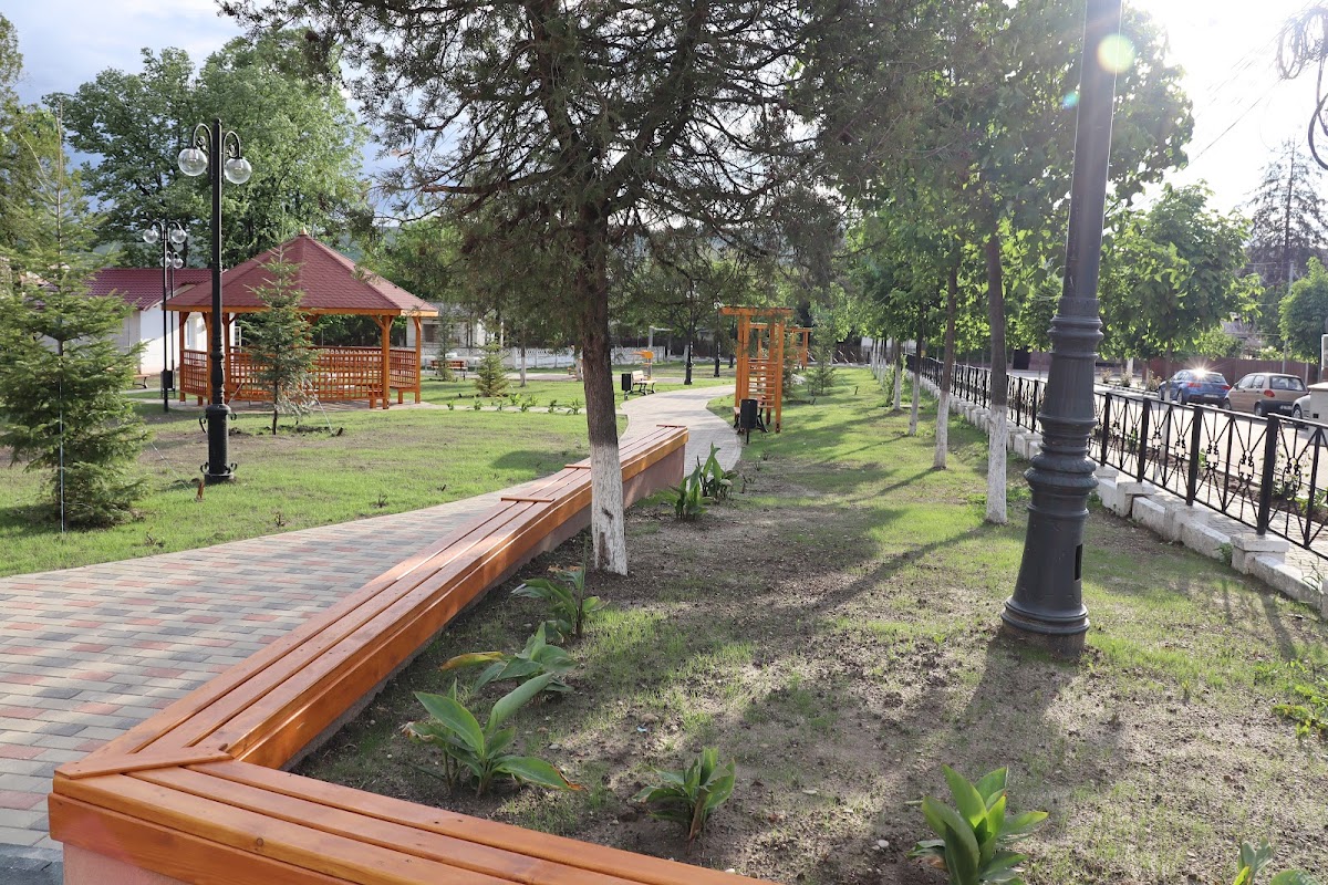 Parcul central Urlaţi - foto 3