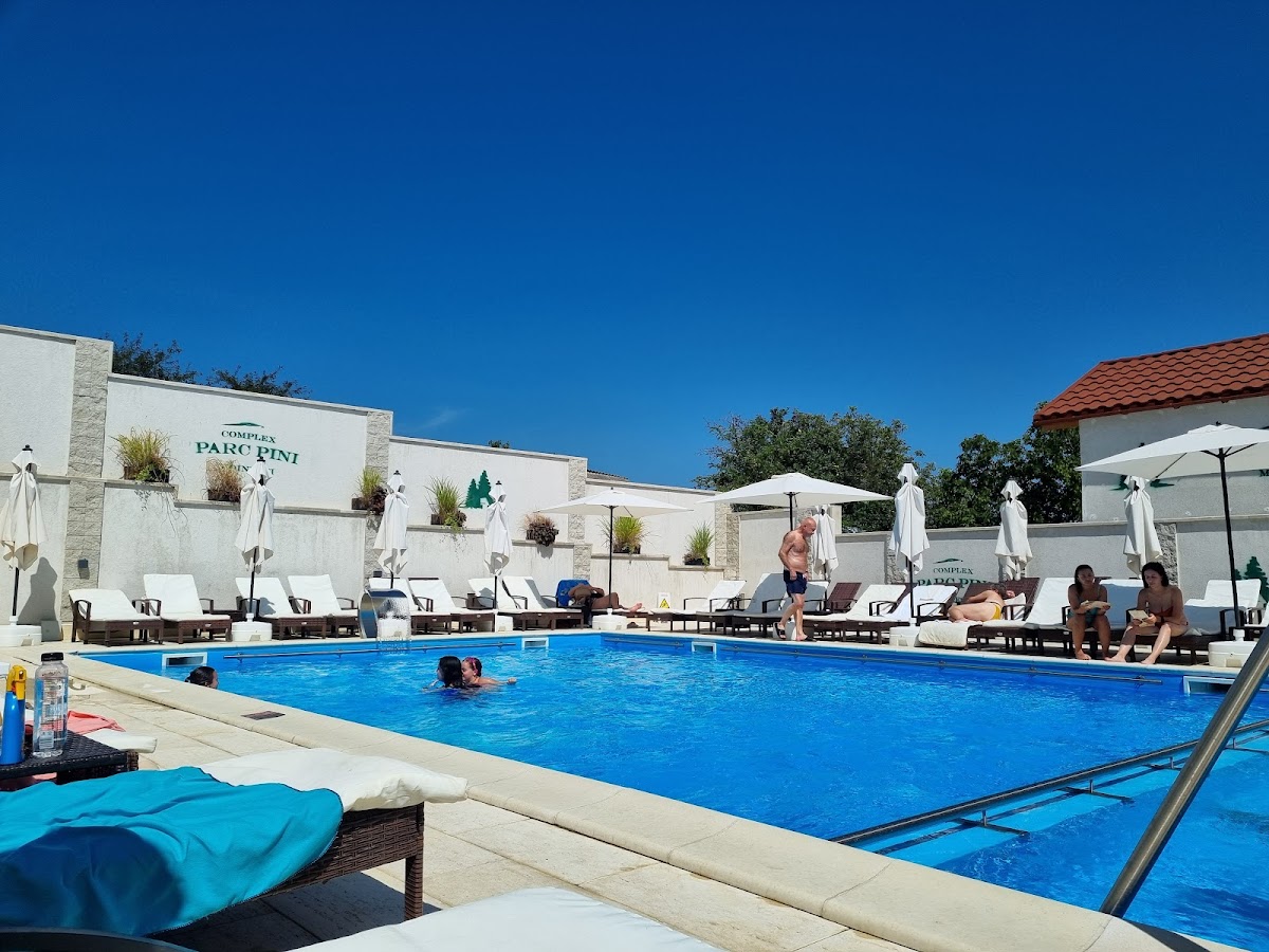Parcul cu Pini - Mardare -