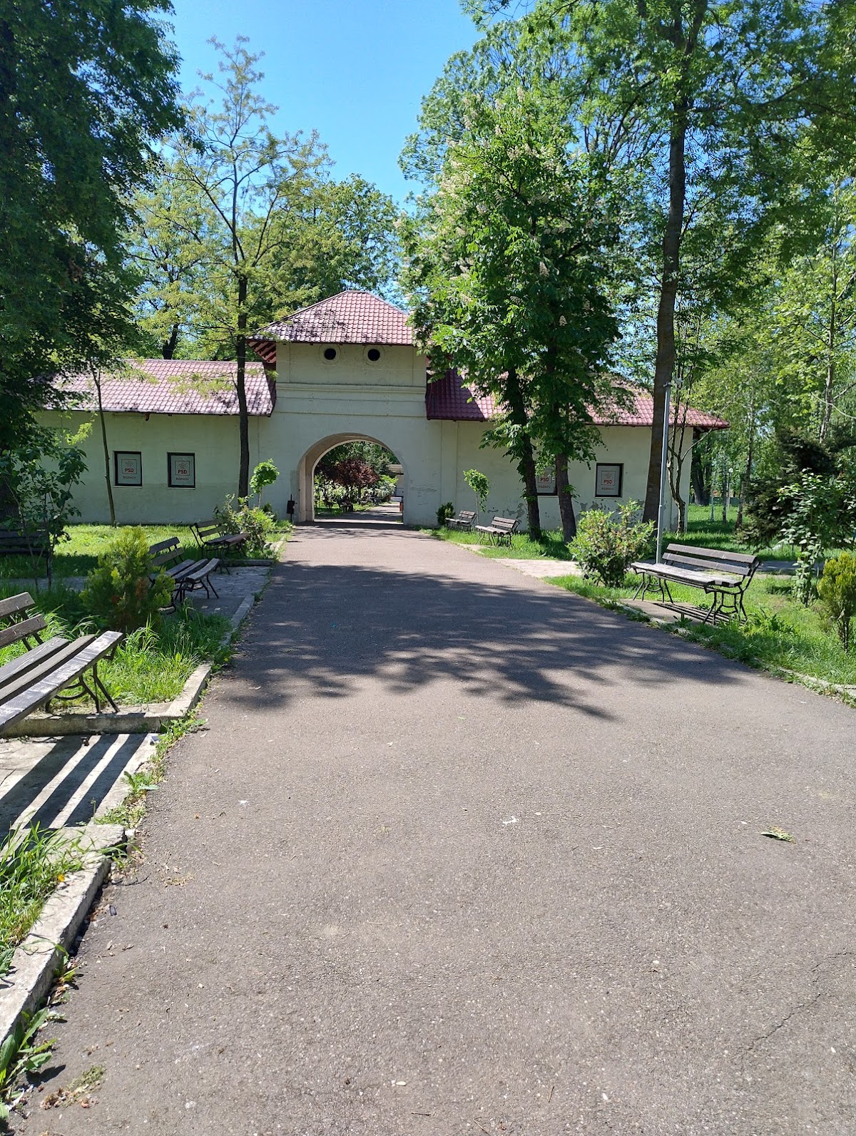 Parcul Dendrologic Roznov - foto 4