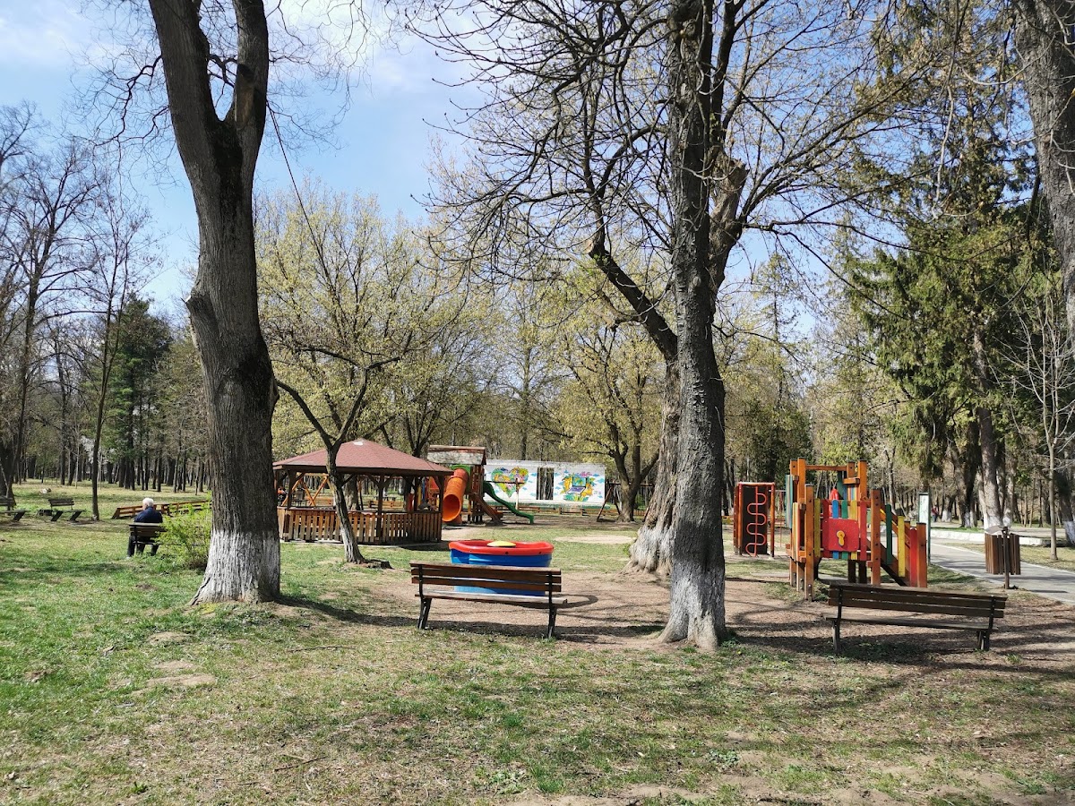 Gherăiești Park Bacău - foto 3