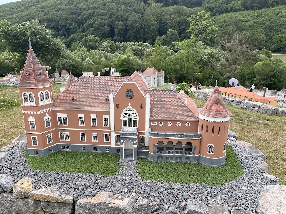 Parcul Mini Transilvania - foto 2