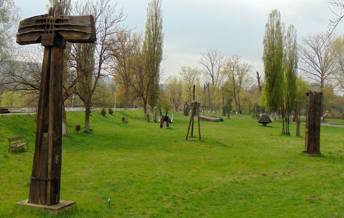 Parque Teiuș - foto 2