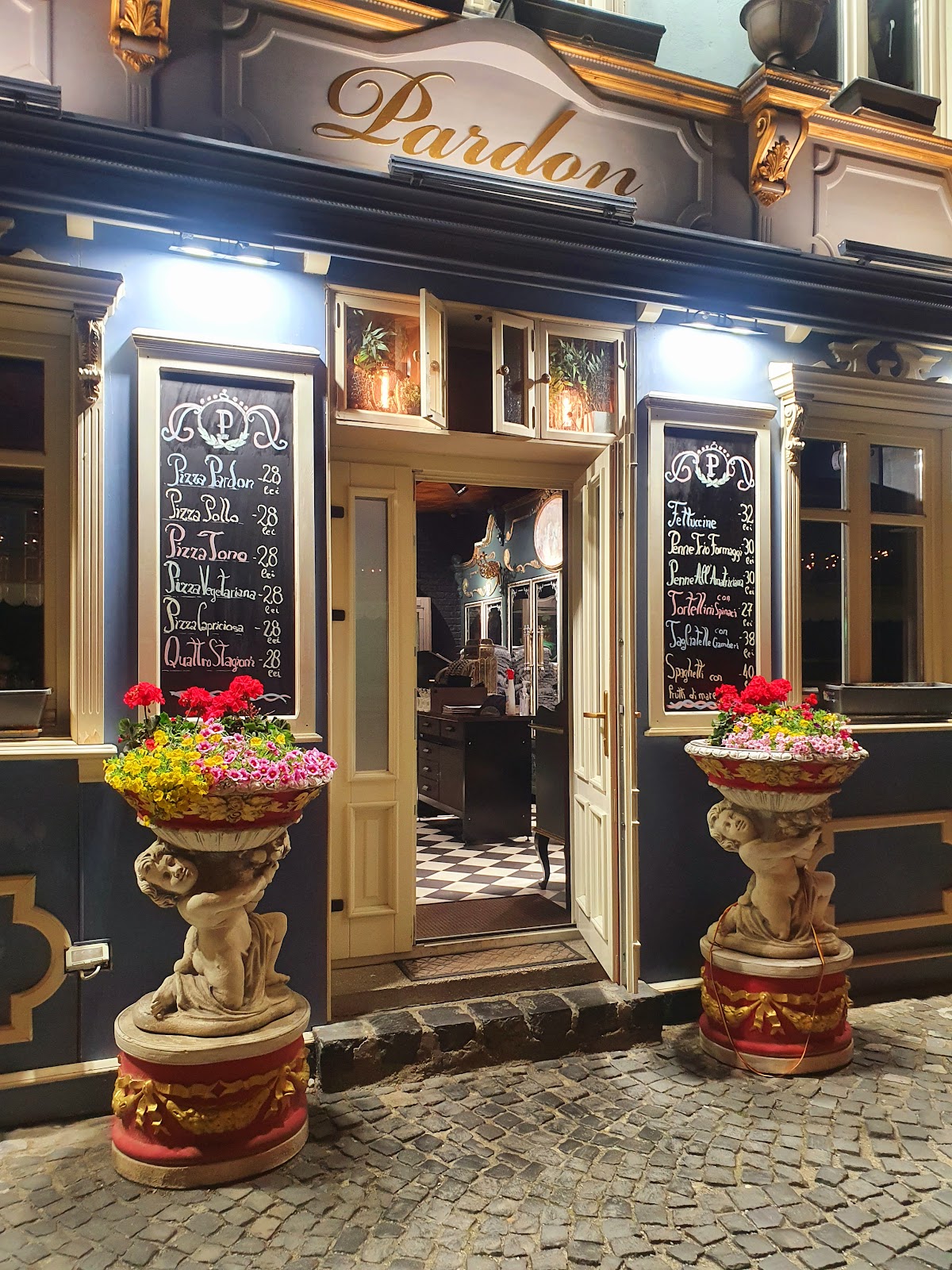 Pardon • Cafe Bistro Italian - foto 1