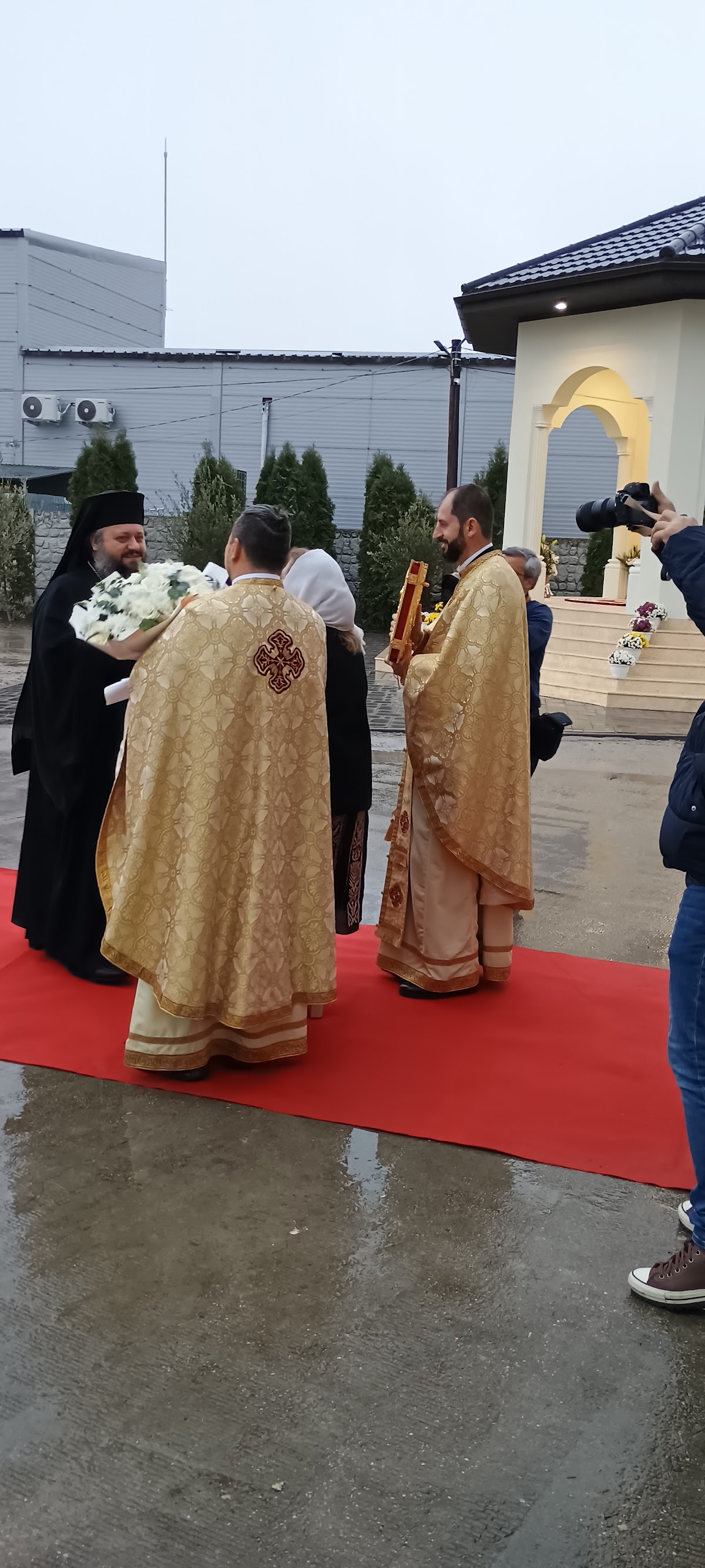 Parohia Izvorul Tămăduirii Domnești - foto 2