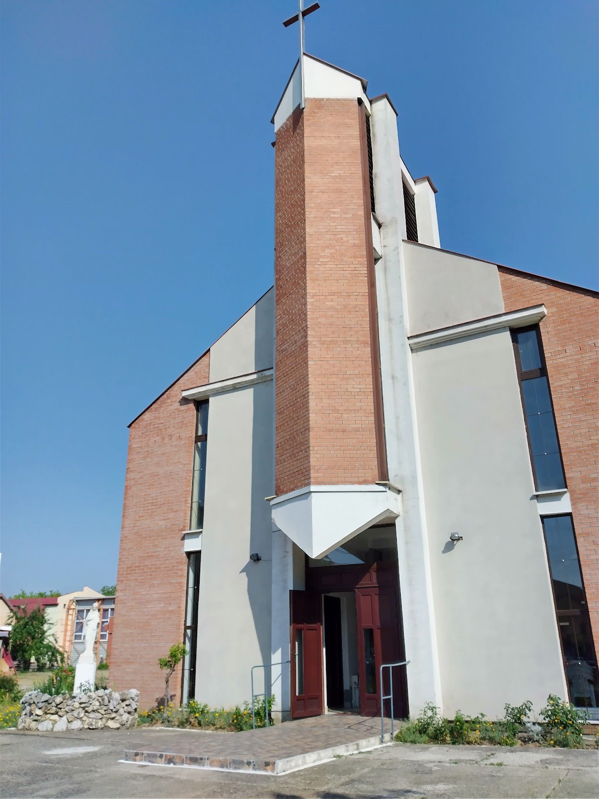 Roman Catholic Parish of the Holy Trinity - foto 2