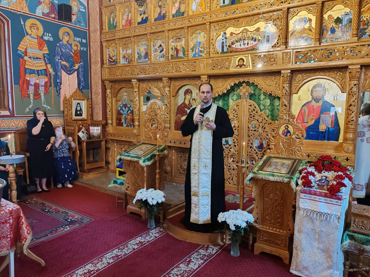Parrocchia "Santa Cuvioasă Teodora de la Sihla" - Botoșani - foto 4