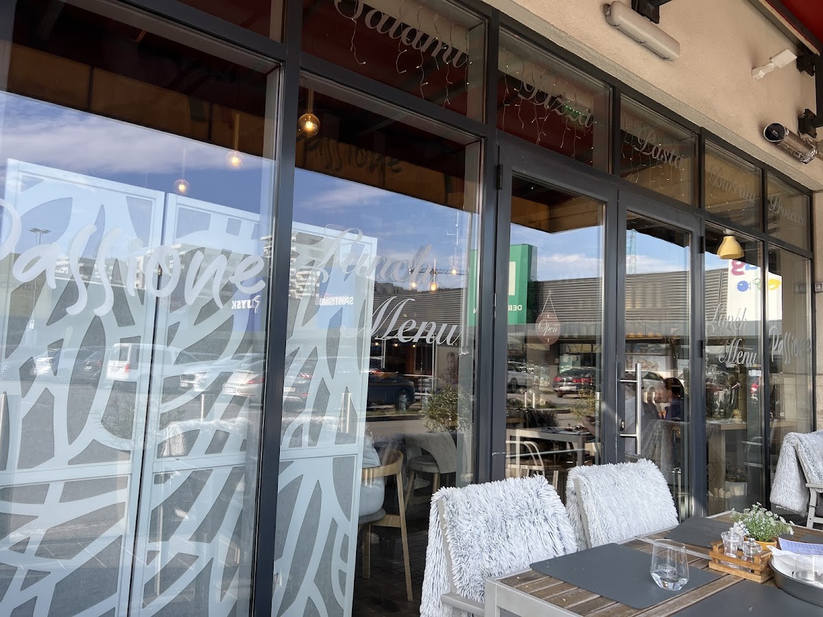 Passione Ristorante, Pipera (Voluntari)