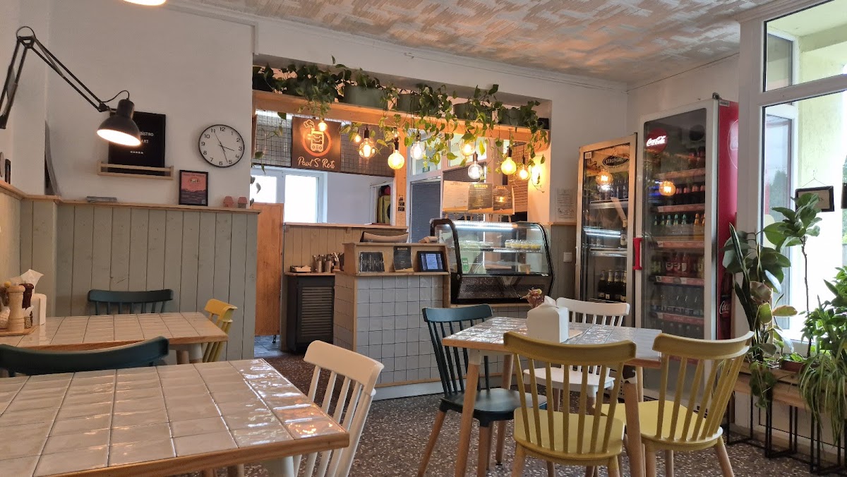 Paul's Roti - foto 1