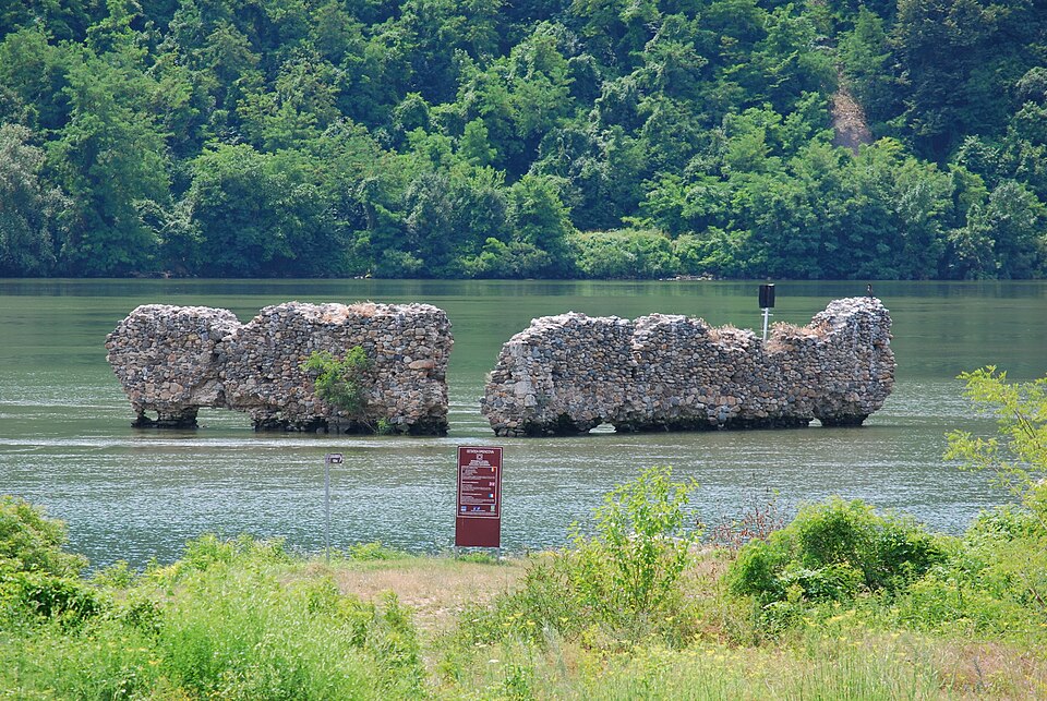 Peisajul de la Berzasca, Berzasca