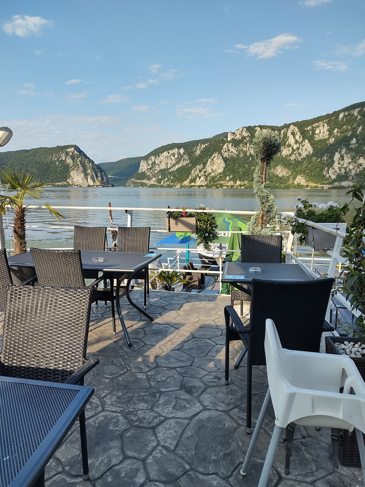 Pensiune Restaurant Casablanca - foto 1