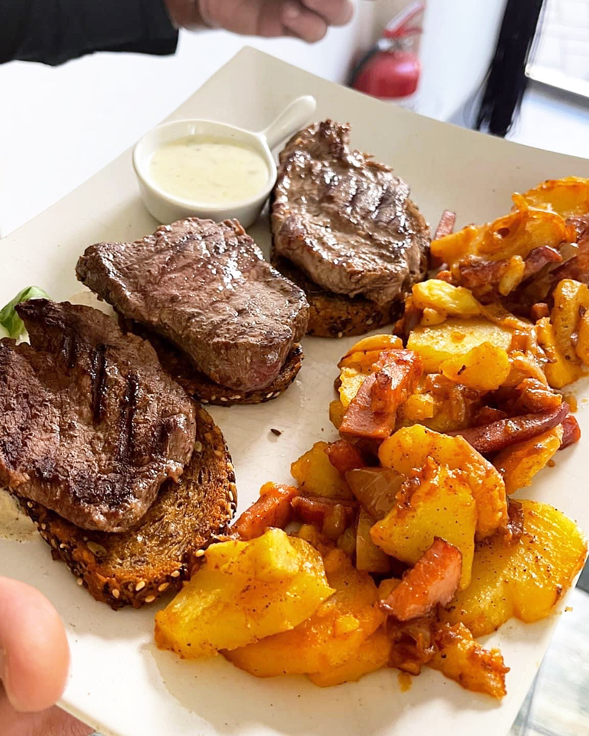 Pensiune Restaurant Casablanca - foto 5