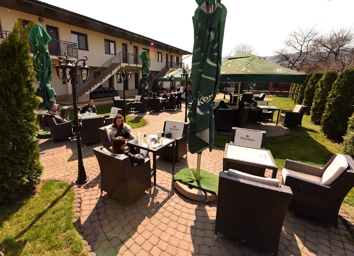 Pensiune Restaurant Flamingo - foto 1