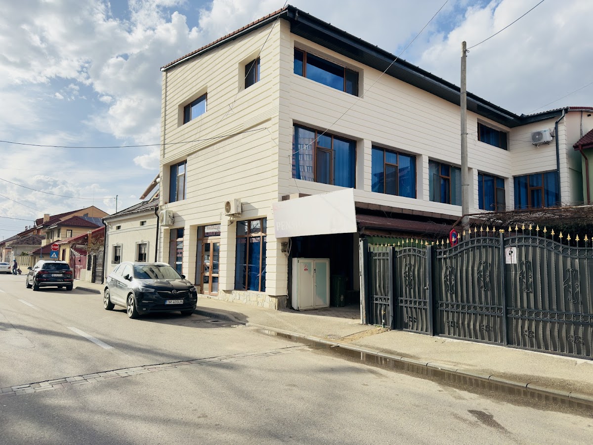 Pensiunea Adam House
