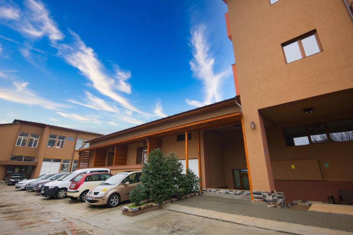 Pension "Avântul SCM" - foto 1