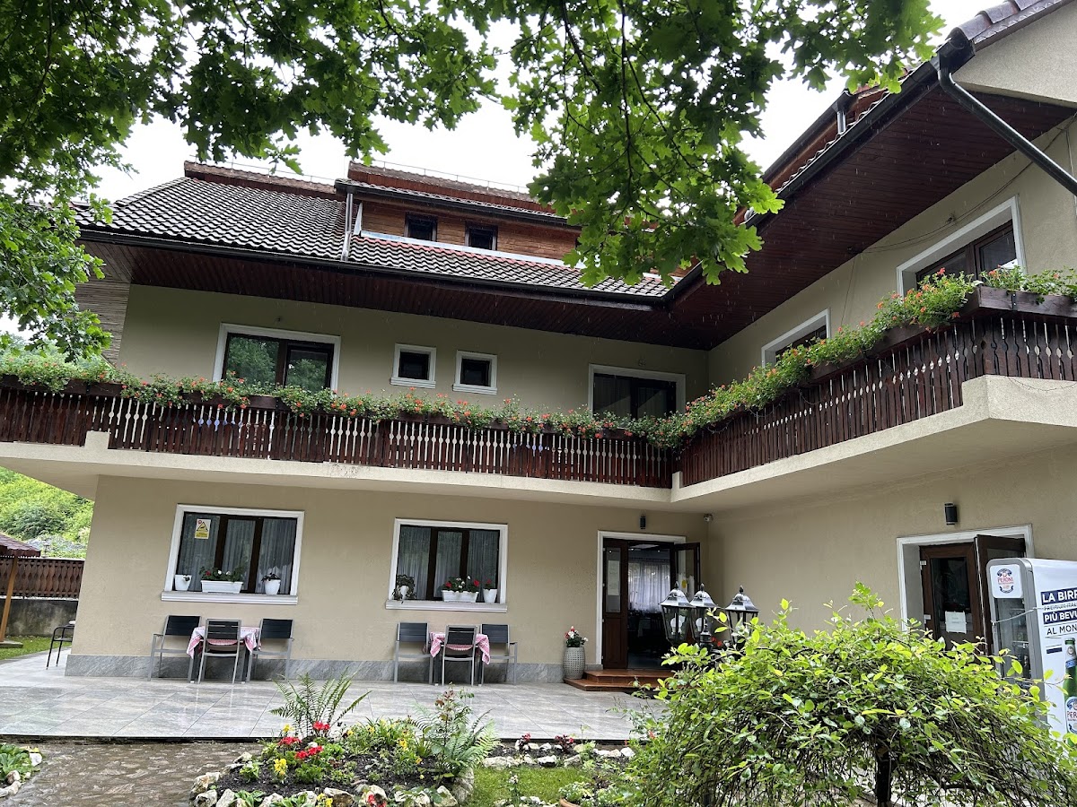 Pensiunea Casa Apuseană