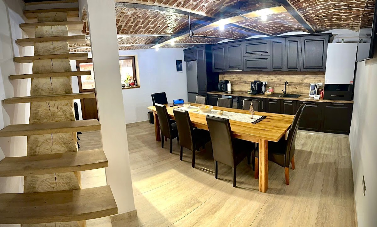 Pensiunea "Casa De Lemn" - foto 4