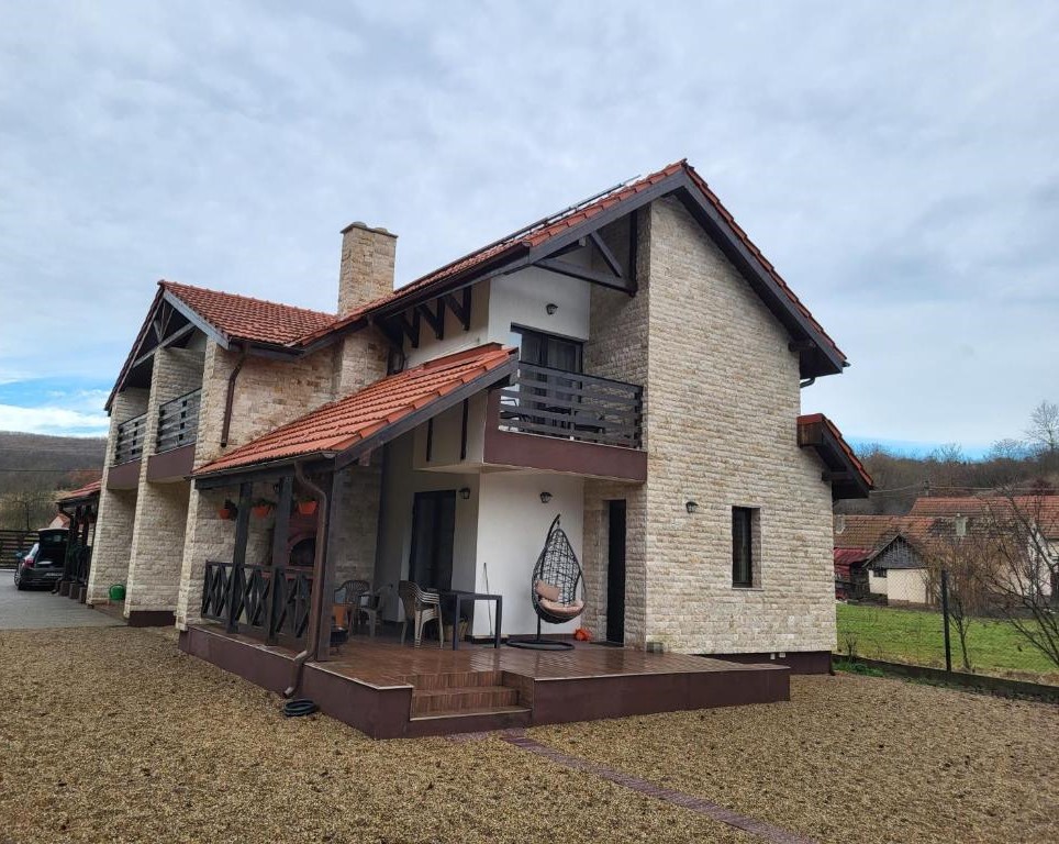 Pensiunea Crenguța Fermecată, Cladova