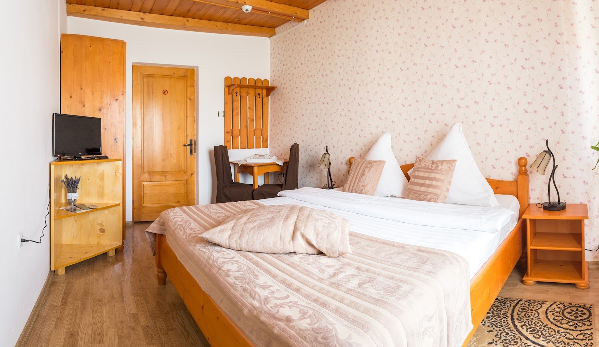 Pensiunea Faur - foto 3