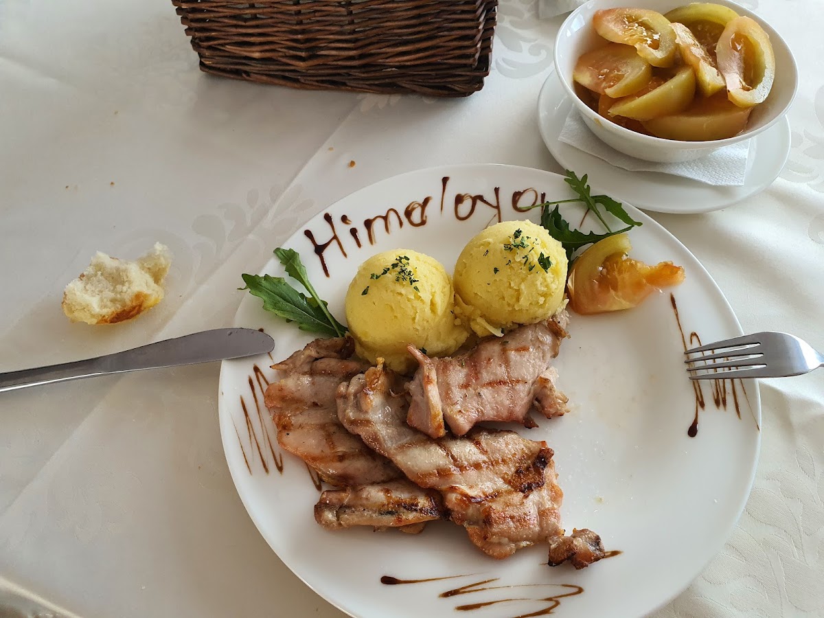 Pensiunea Himalaya - foto 2