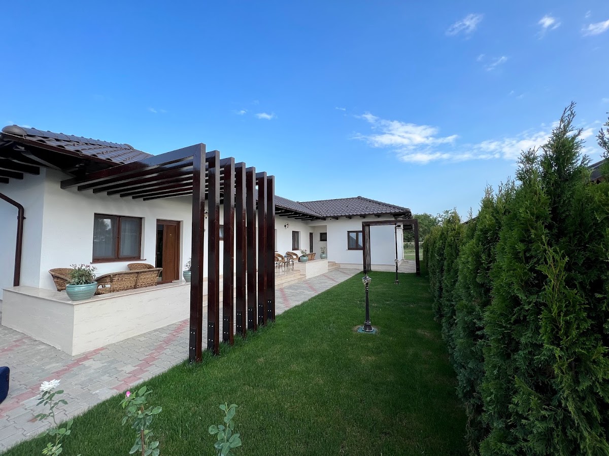 Pensiunea Izora - foto 1