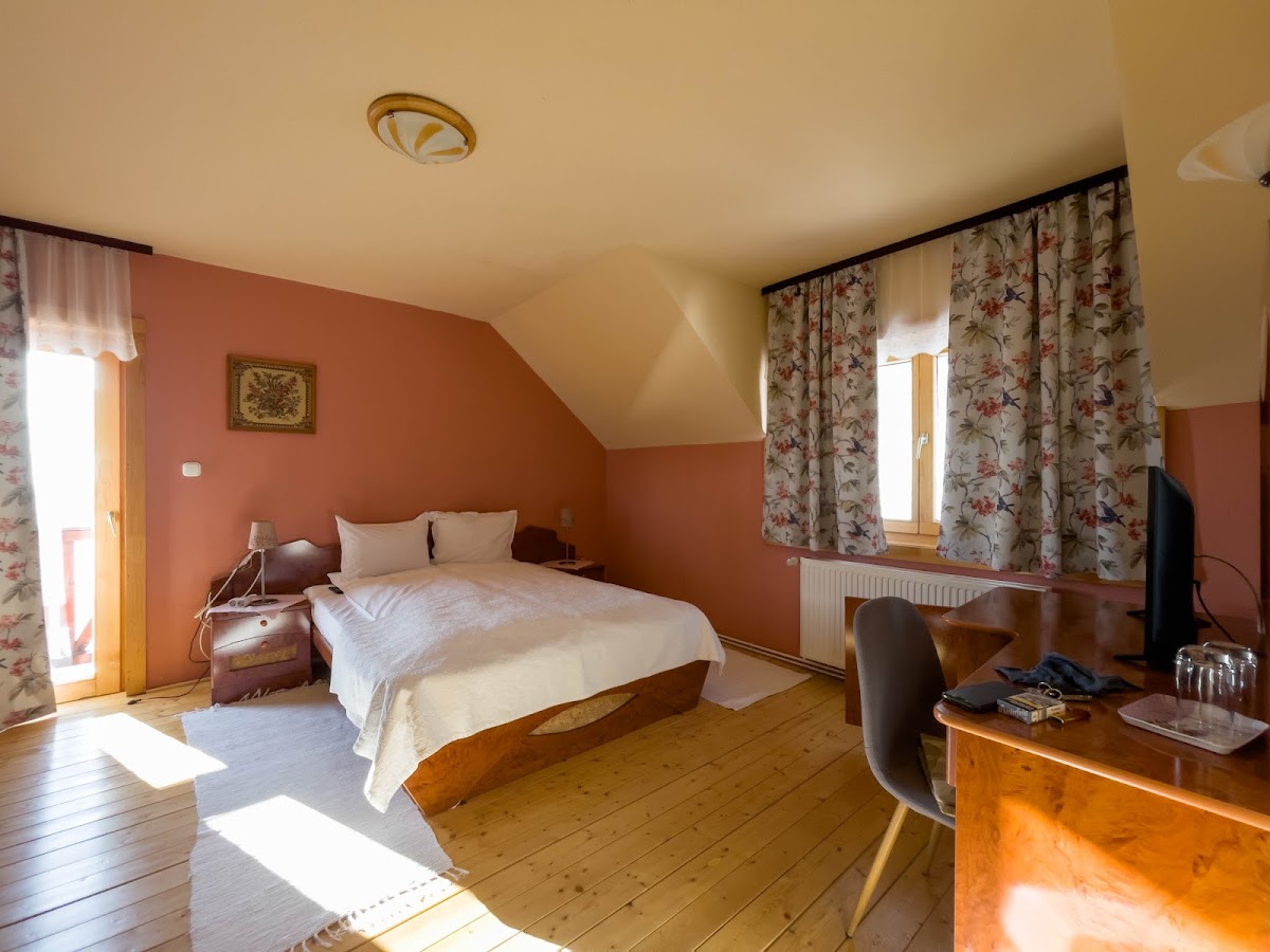 Pensiunea Kárpátia - foto 2