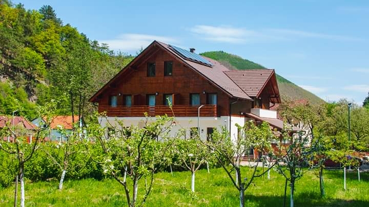 Pensiunea Livada Amely - foto 1