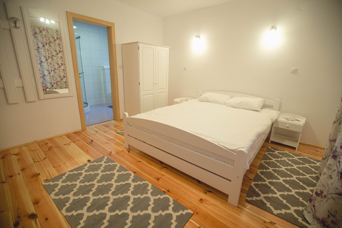 Pensiunea Livada Amely - foto 2