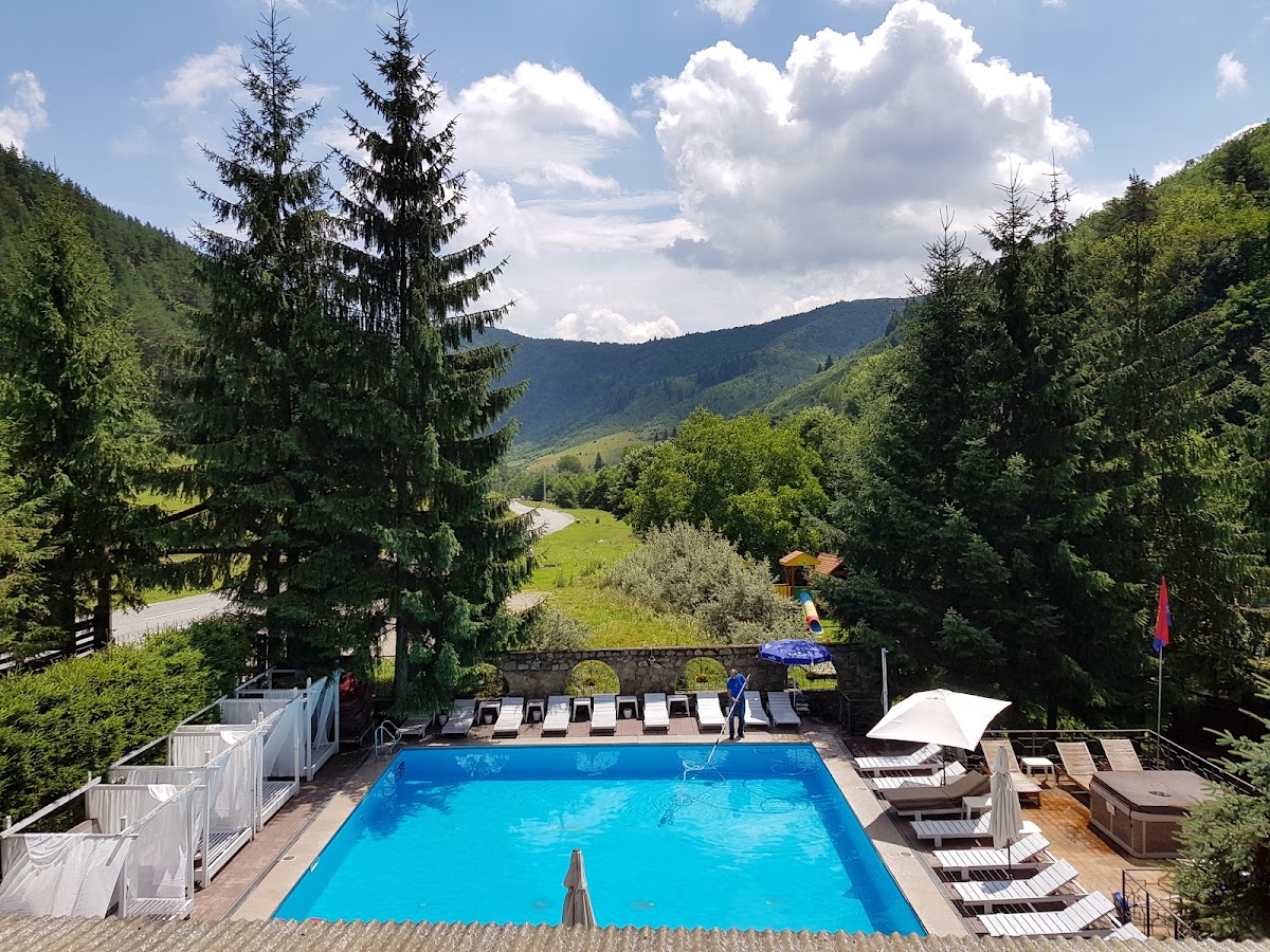 Pensiunea Mai - foto 4