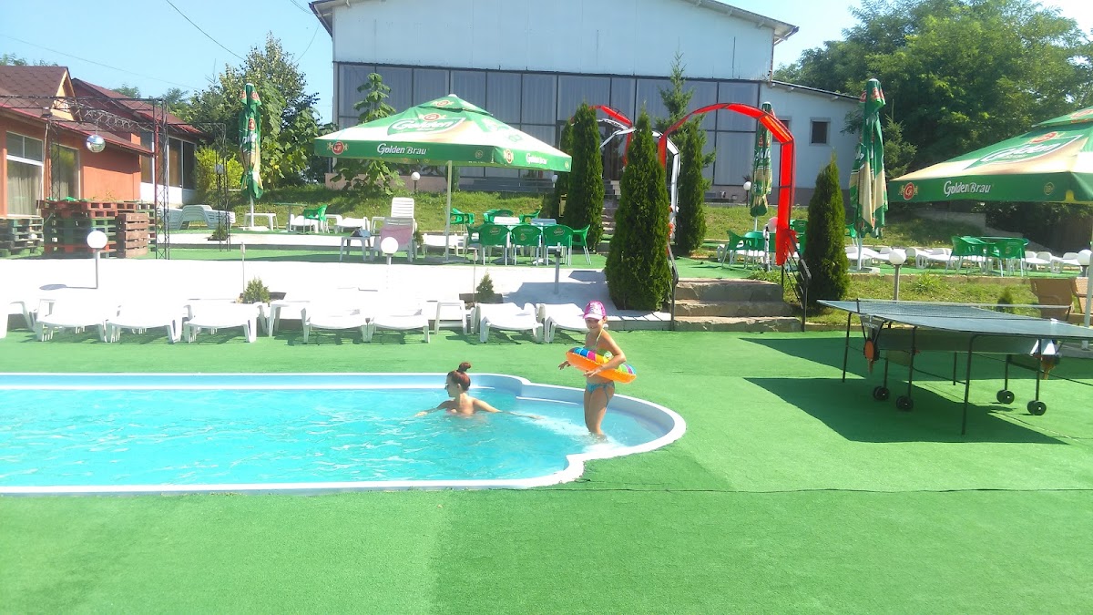 PENSIUNEA PRIVIGHETOAREA