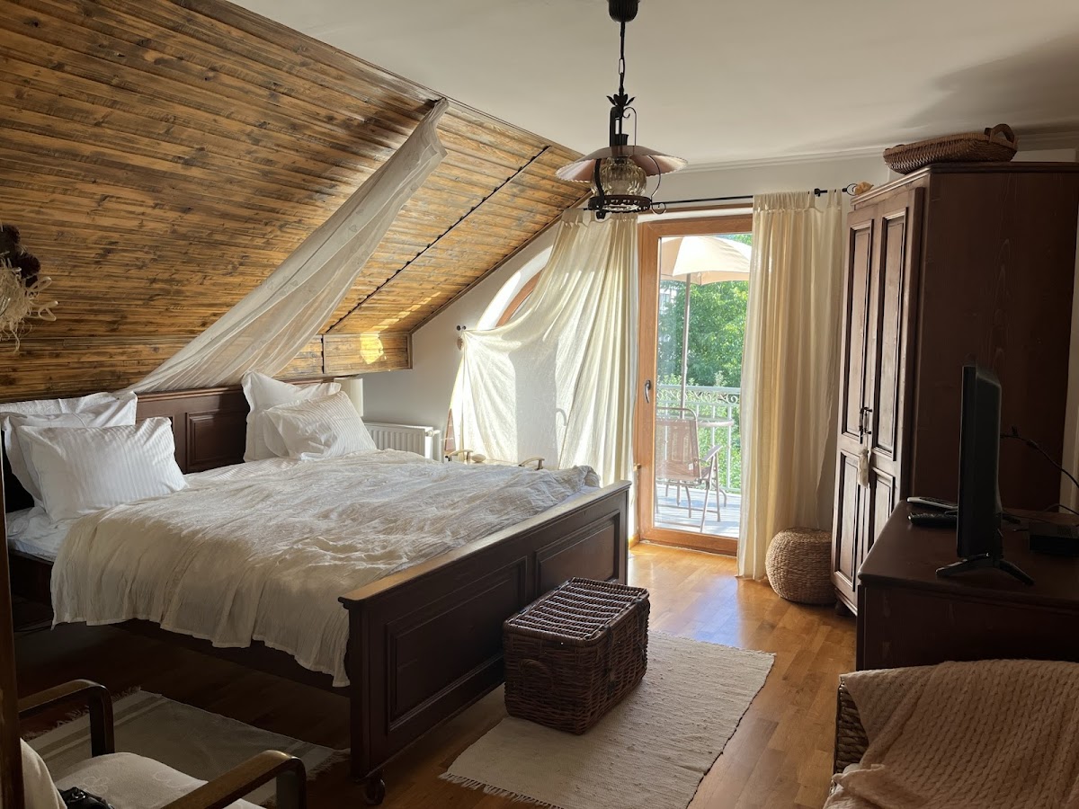 Pensiunea Romantic - foto 2