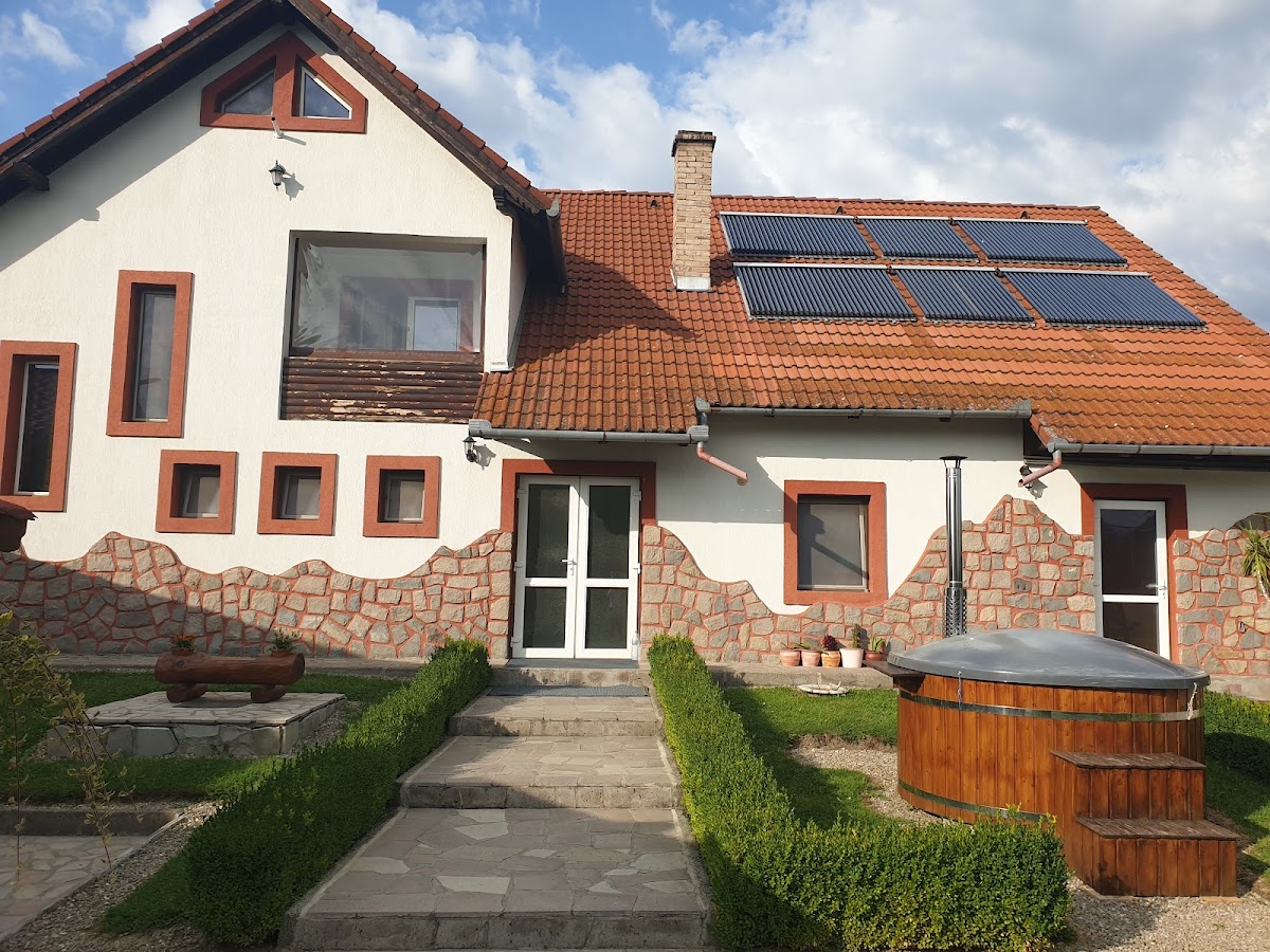 Pensiunea Roxana - foto 1