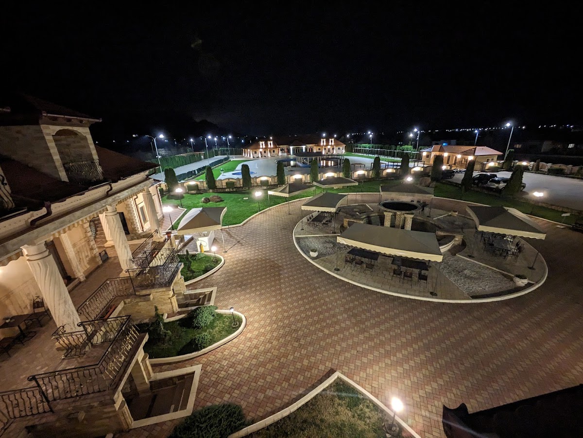 Pensiunea Trei Pini - foto 1