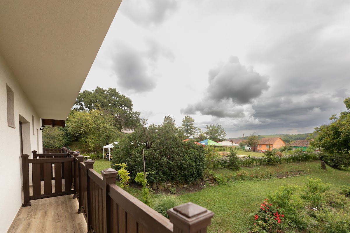 Pensiunea Trei Stejari - foto 2