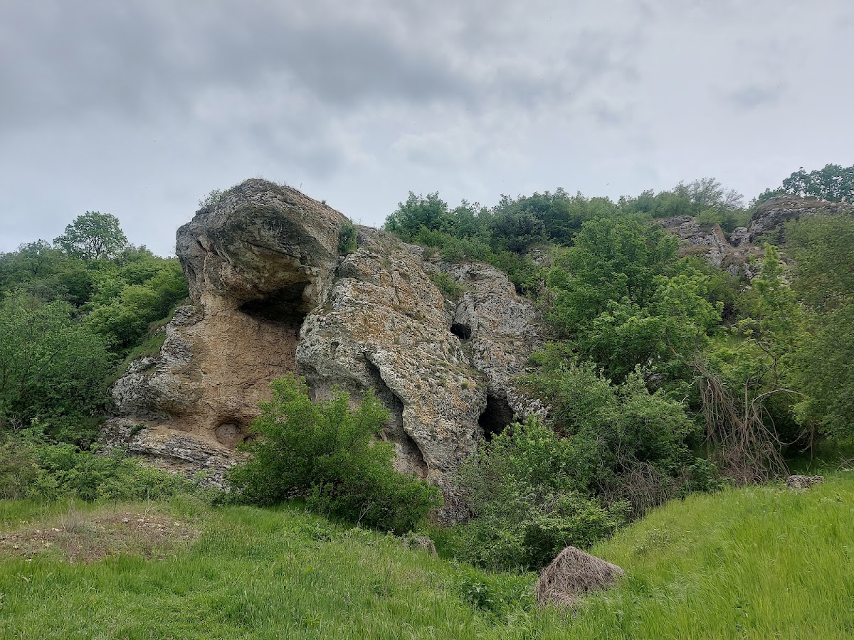 La Adam Cave