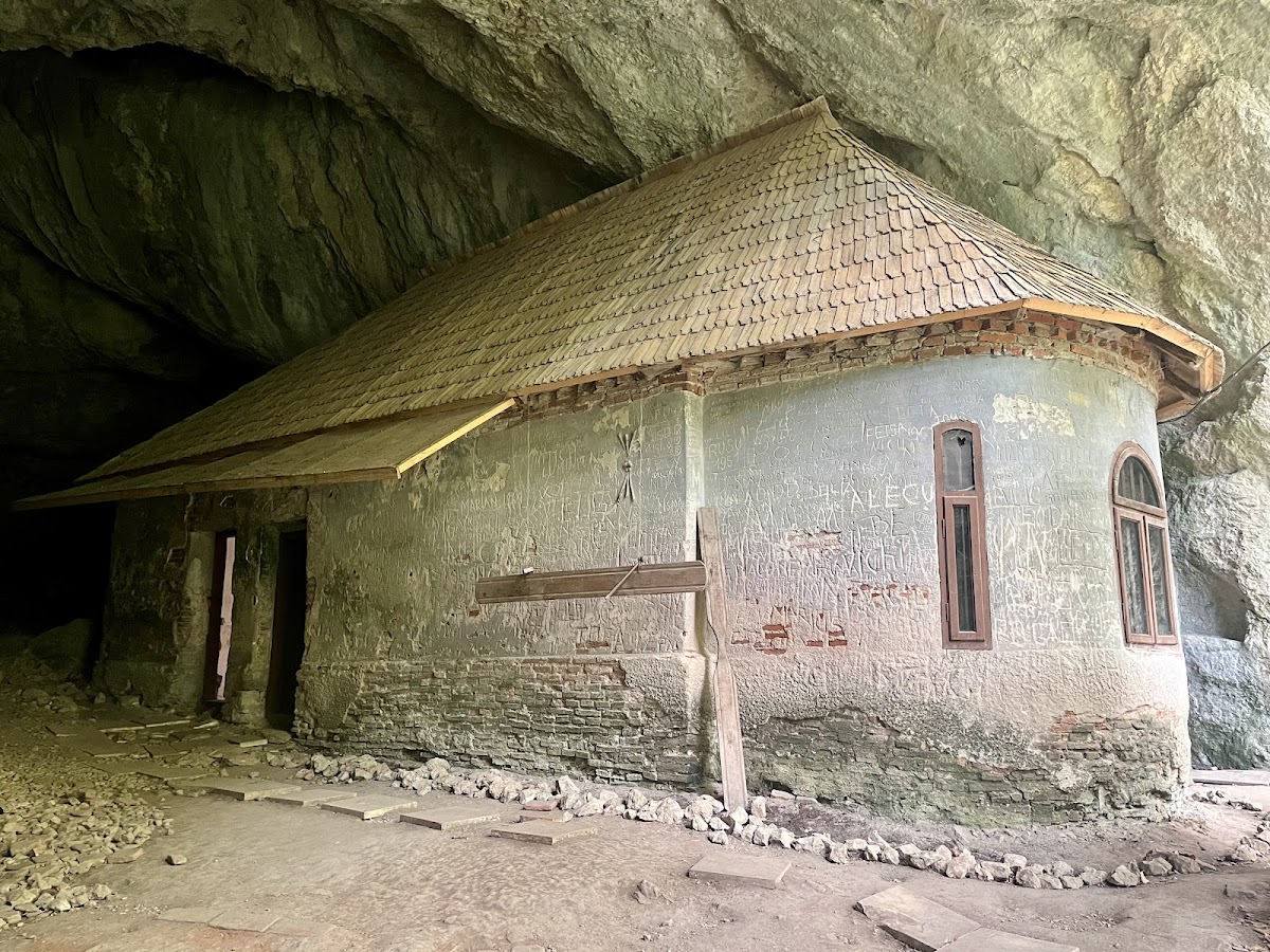 Peștera Sfântului Grigorie Decapolitul - foto 2