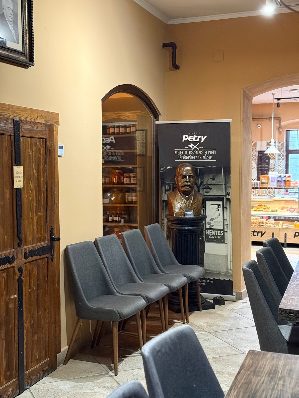 Petry Magazin si Atelier de prezentare & Muzeu - foto 4