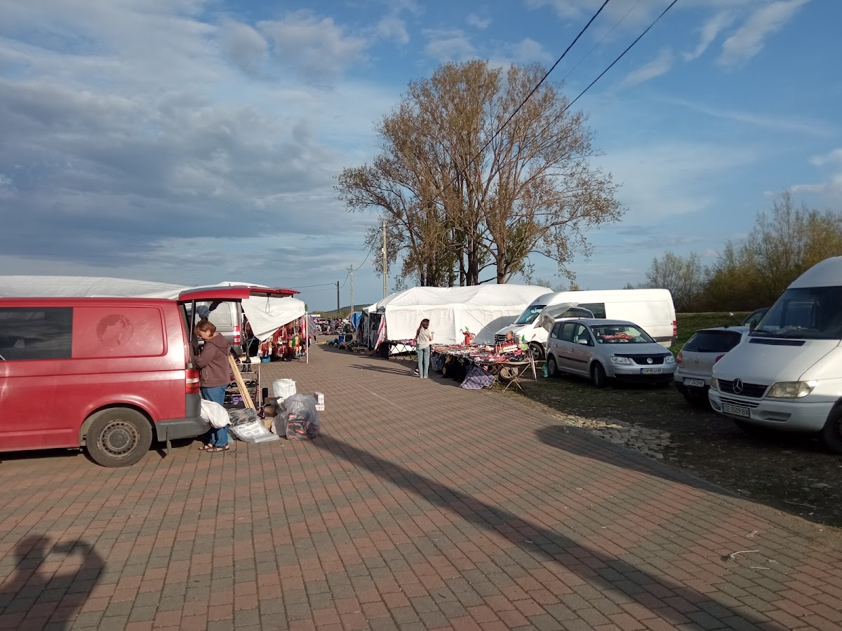 Piața Vicovu de Sus - foto 4