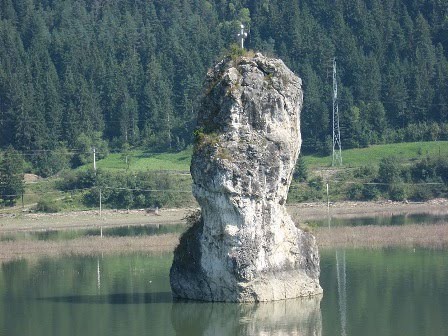 Piatra Teiului (Piatra Dracului) - foto 1