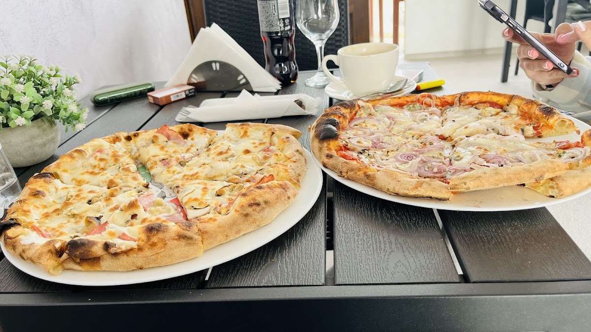 Pizzeria La Taverna - foto 2