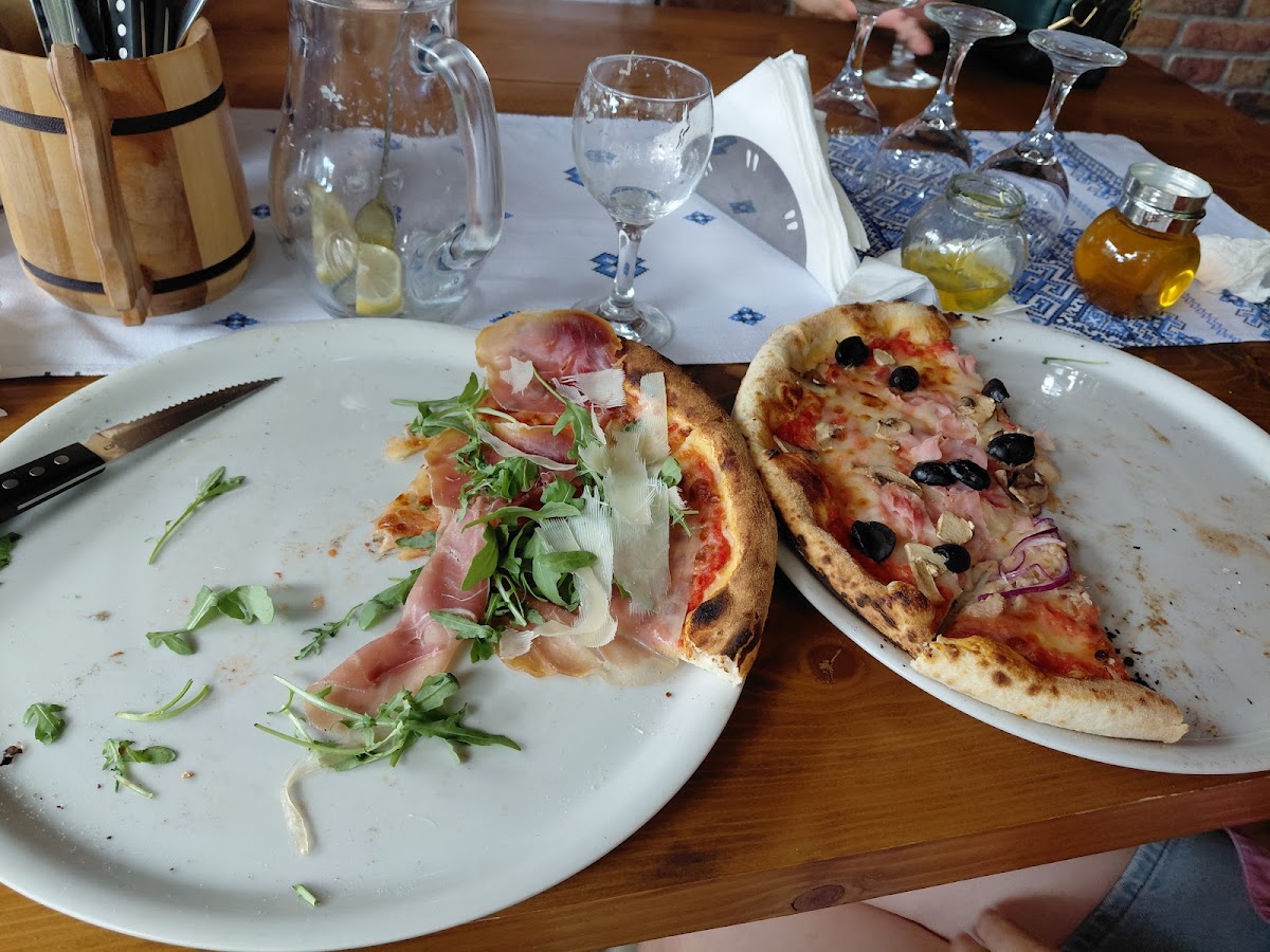 Pizzería Valea Lupului - foto 2